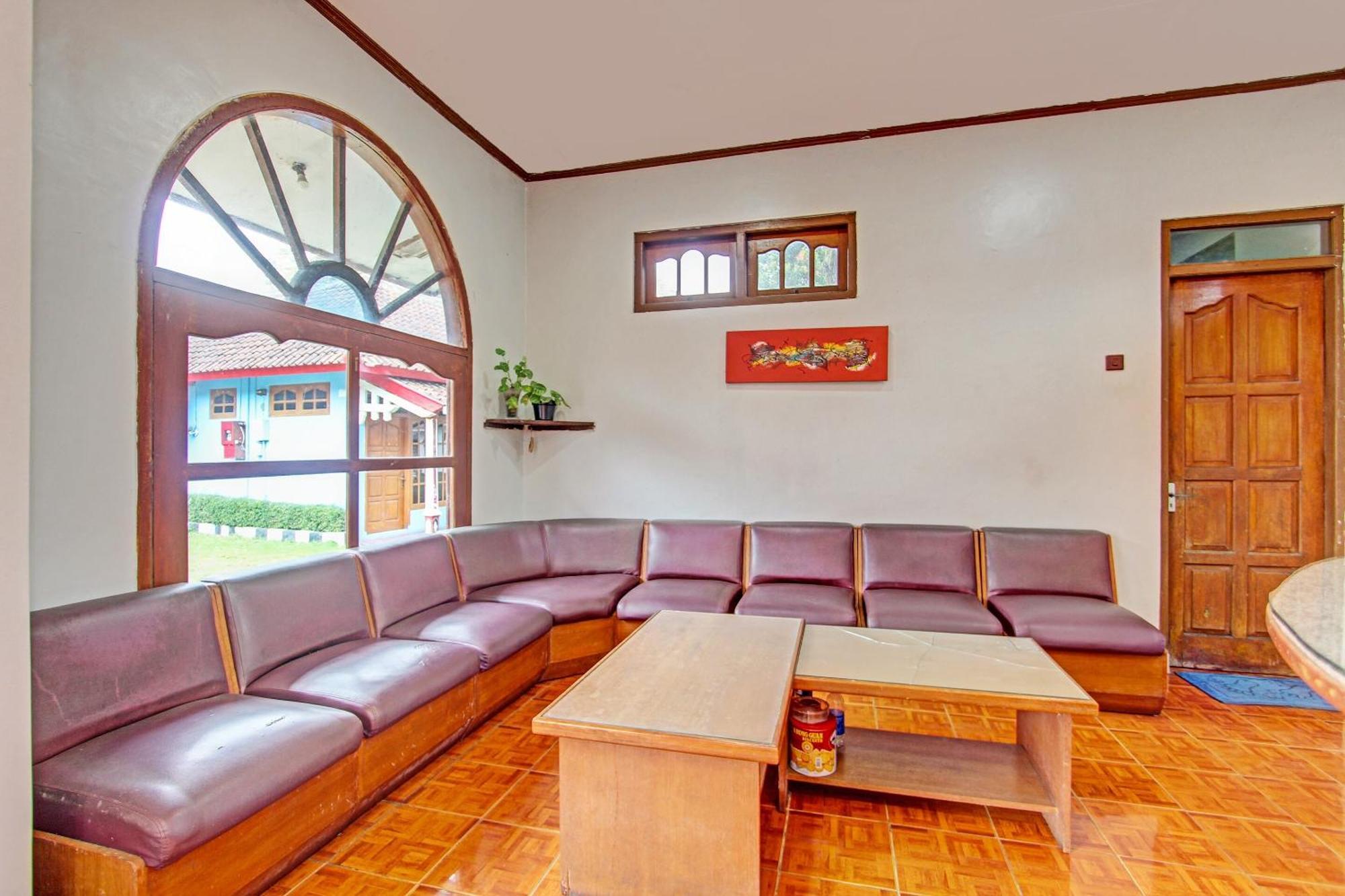 Hotel Capital O 91644 Loka Hause Salatiga Zewnętrze zdjęcie