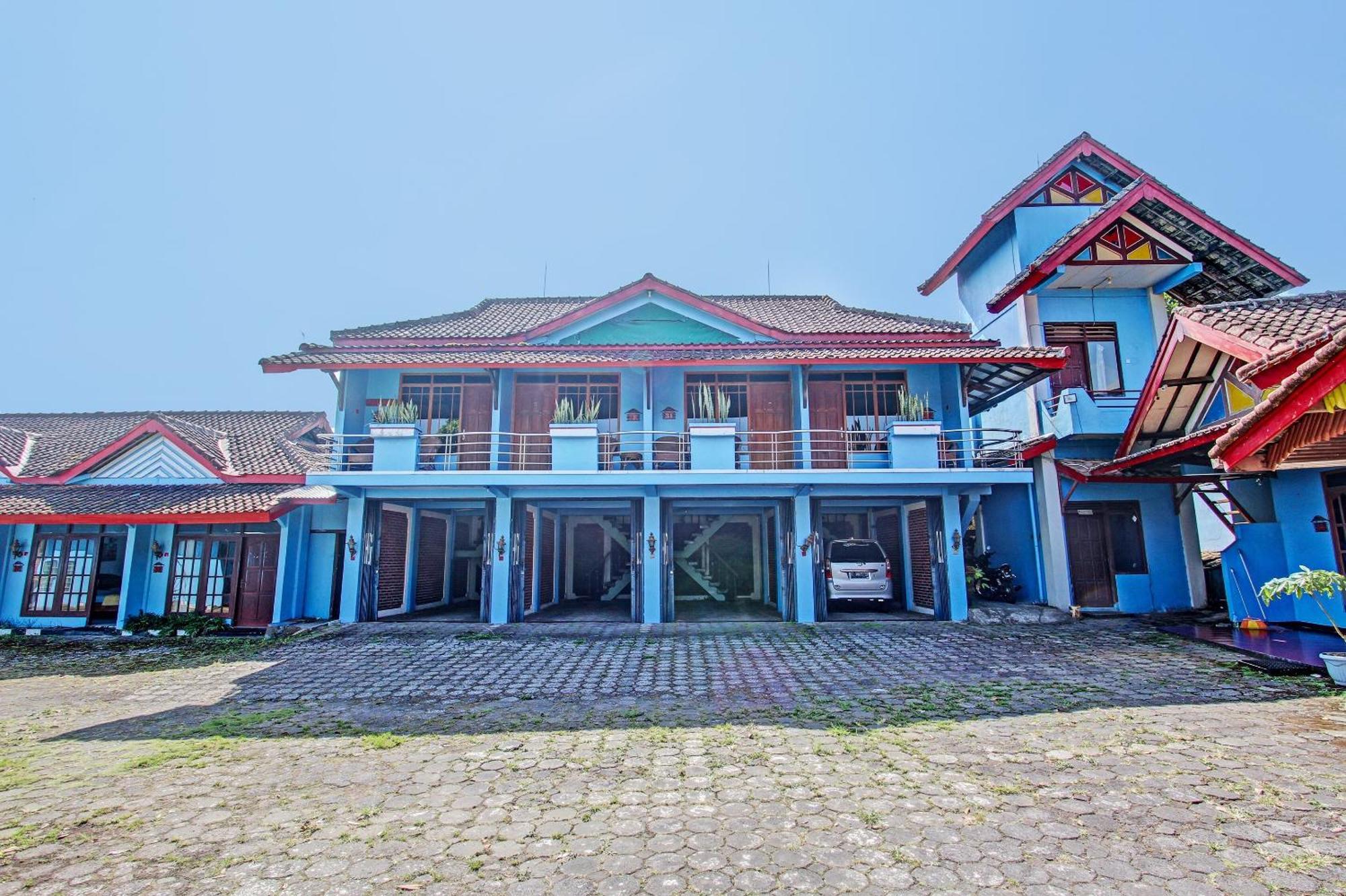 Hotel Capital O 91644 Loka Hause Salatiga Zewnętrze zdjęcie