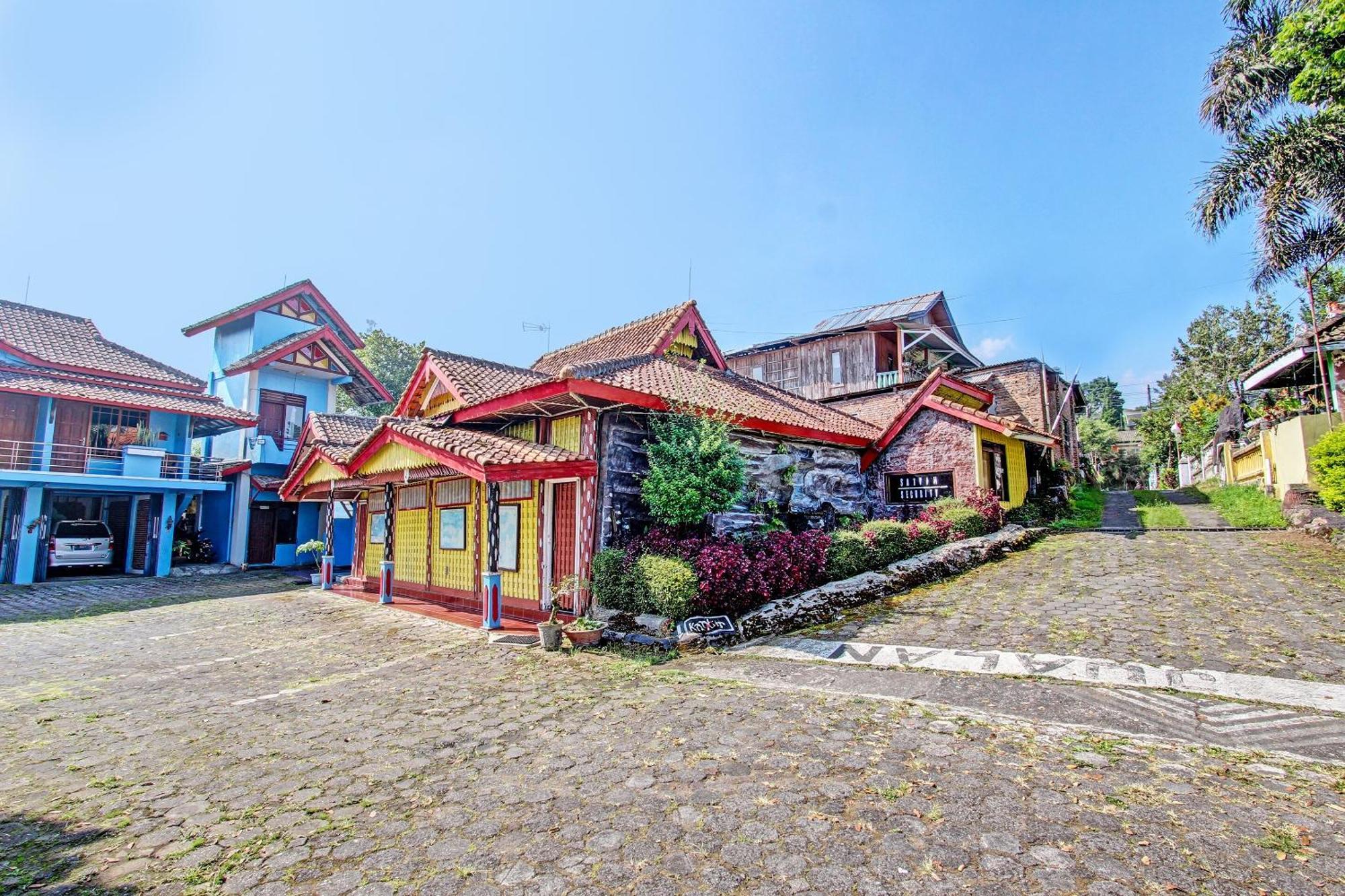 Hotel Capital O 91644 Loka Hause Salatiga Zewnętrze zdjęcie