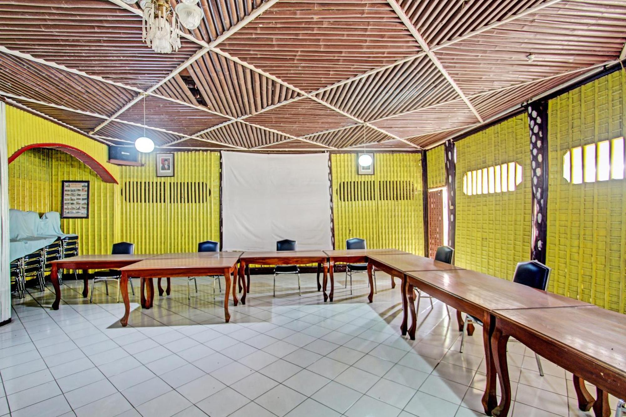 Hotel Capital O 91644 Loka Hause Salatiga Zewnętrze zdjęcie