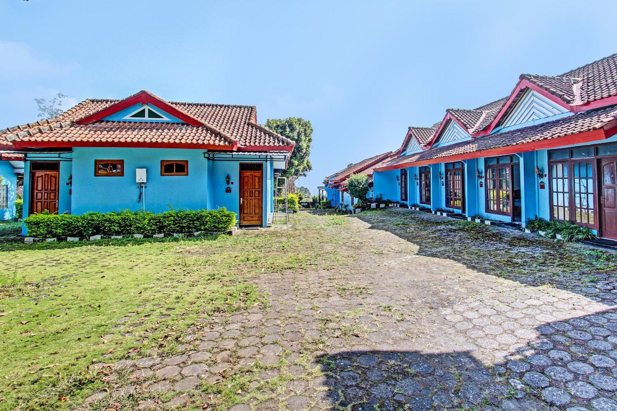 Hotel Capital O 91644 Loka Hause Salatiga Zewnętrze zdjęcie