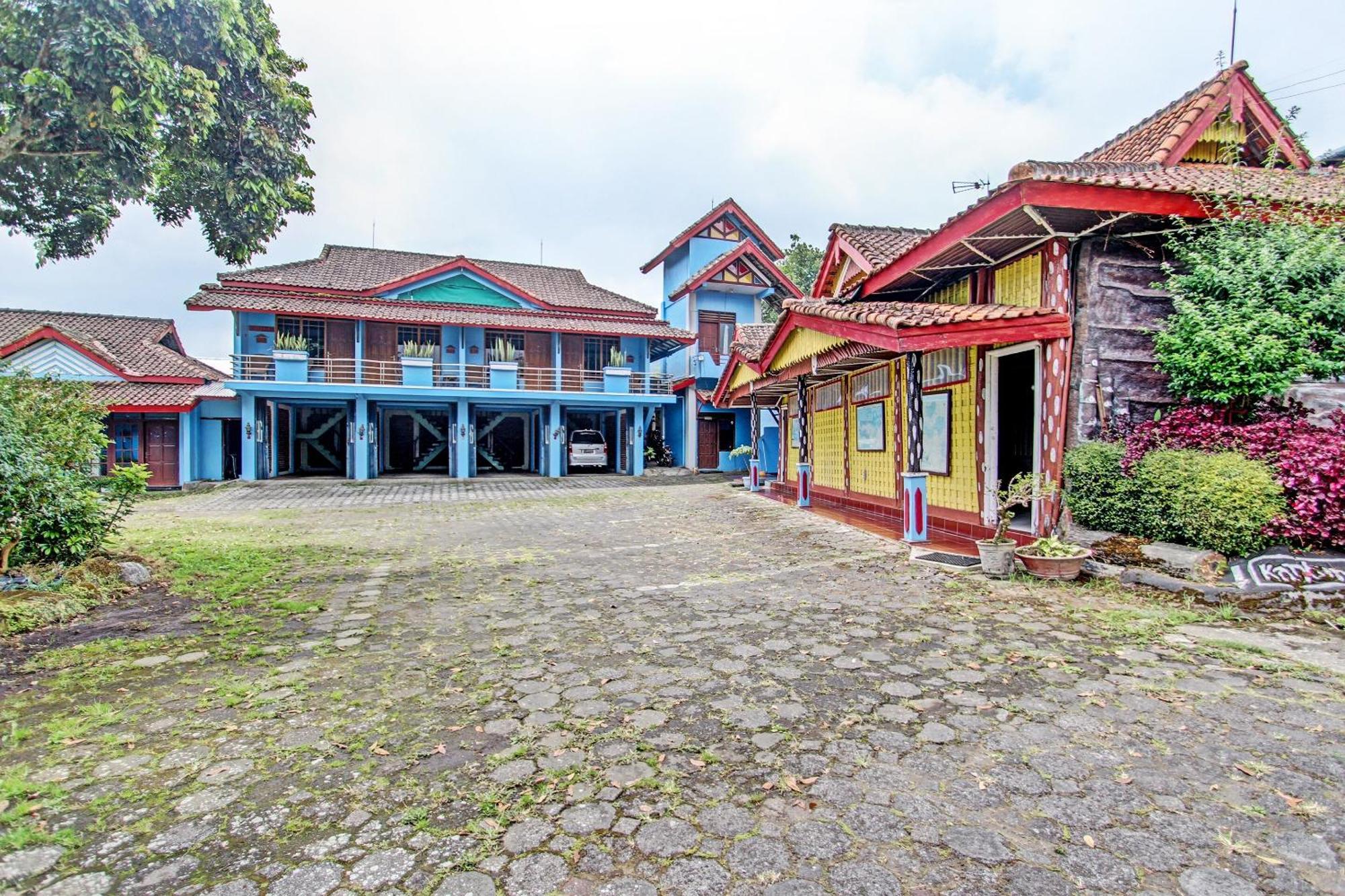 Hotel Capital O 91644 Loka Hause Salatiga Zewnętrze zdjęcie