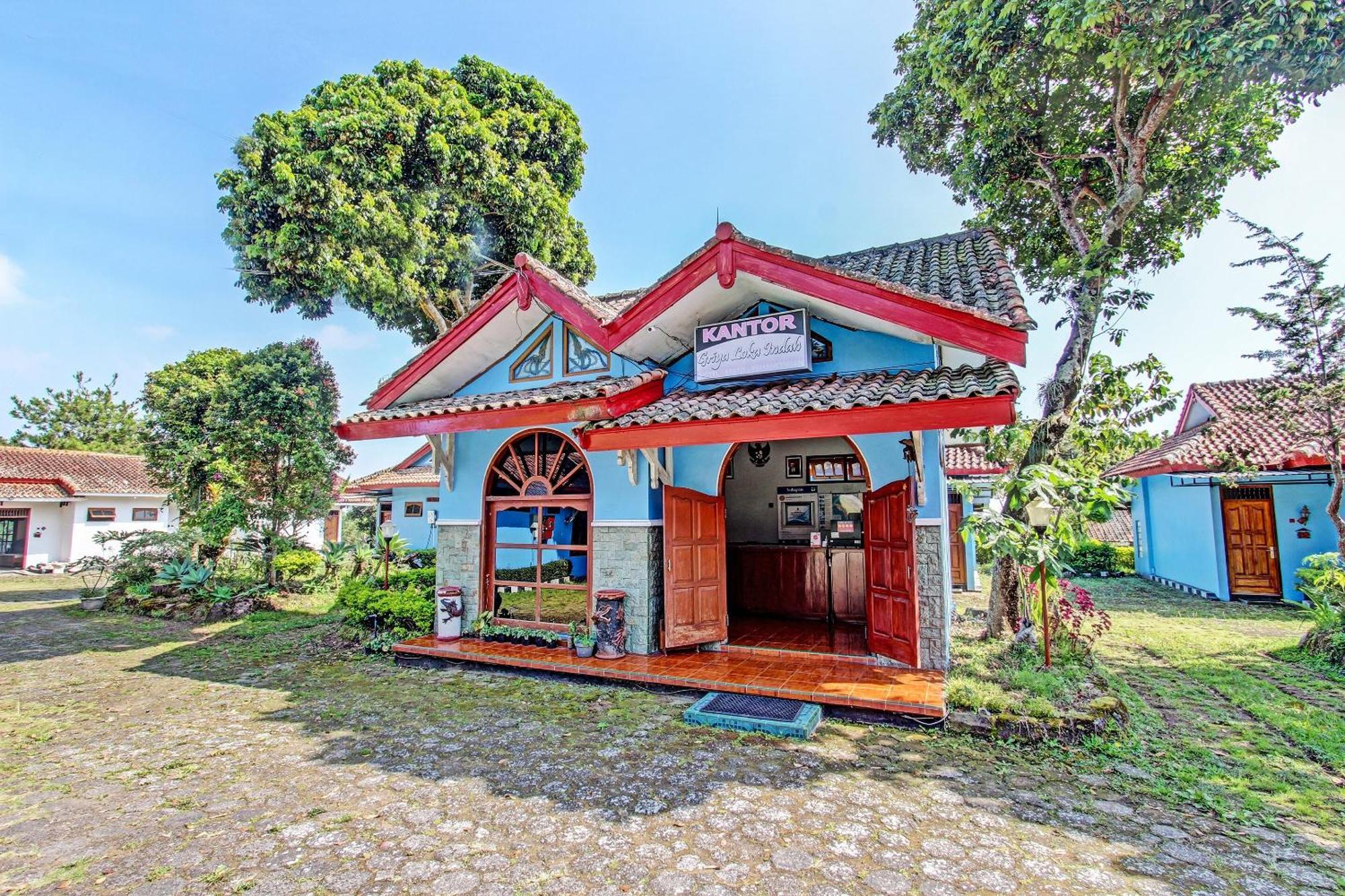 Hotel Capital O 91644 Loka Hause Salatiga Zewnętrze zdjęcie